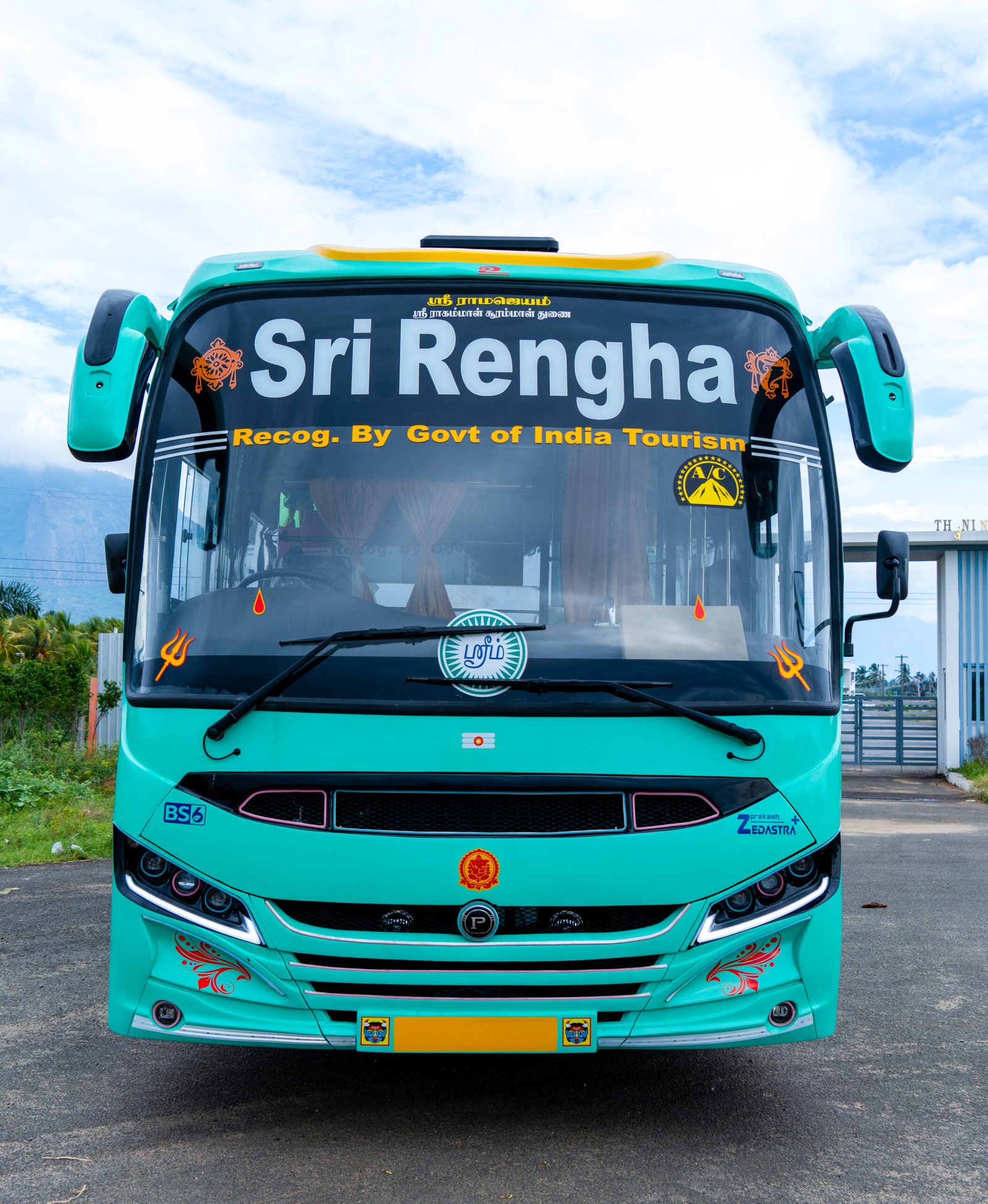 Rengha Travels Luxury Bus