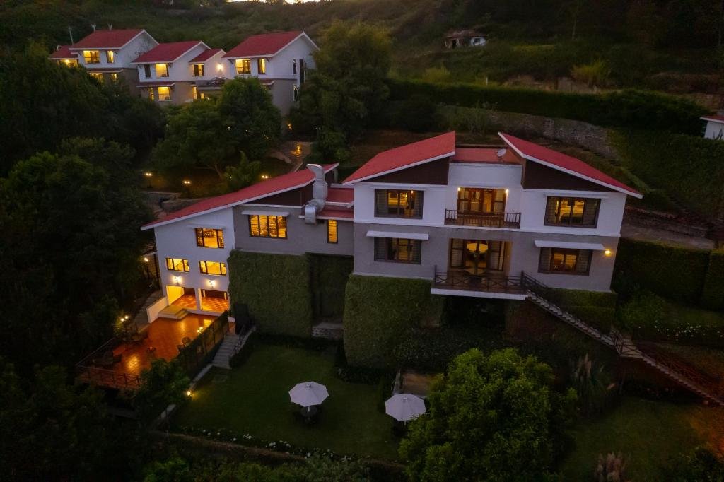 Dvara Luxury Resort: Crafted Experiences in Soulful Spaces | Room Cost Starts From ₹4,600