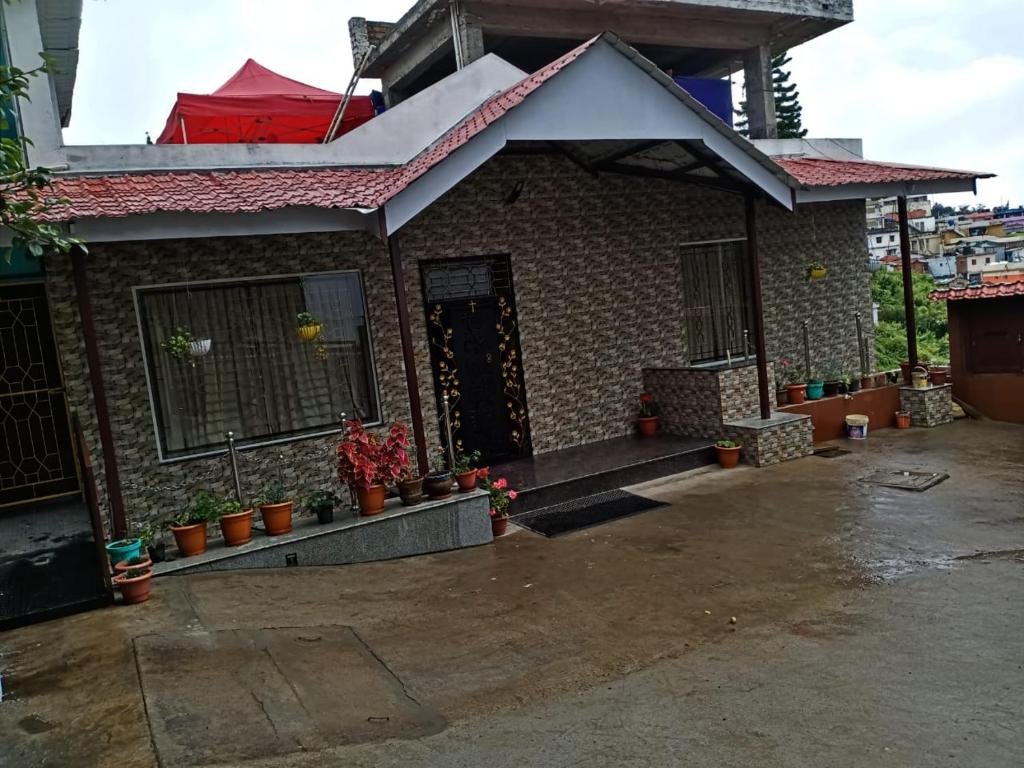 Le Charmin Homestay: Boutique Comfort in the Heart of Kodai | Room Cost Starts From ₹3,200